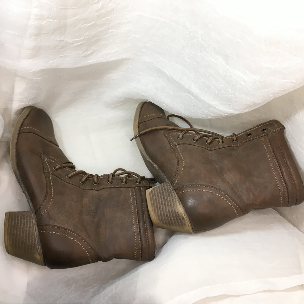 Cathy Jean Light Brown Lace-Up Boots with Plaid Lining -7- - Picture 6 of 16
